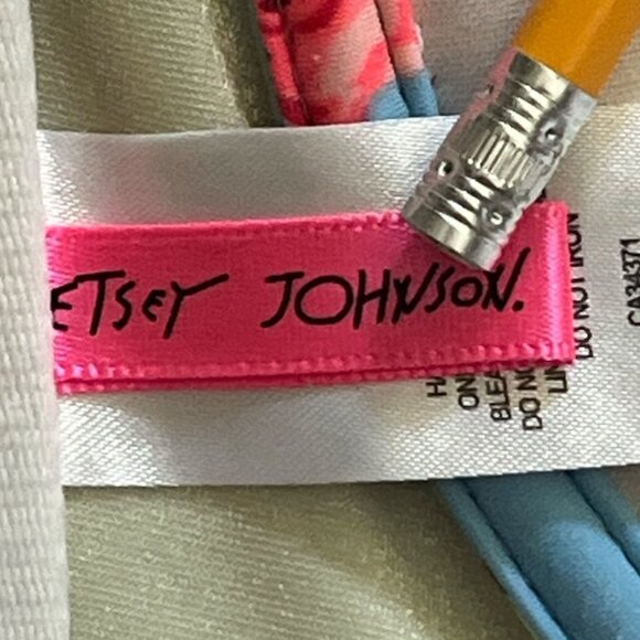 BETSEY JOHNSON Floral Bikini Top Size Large Built in Bra Adjustable Straps - Picture 8 of 9